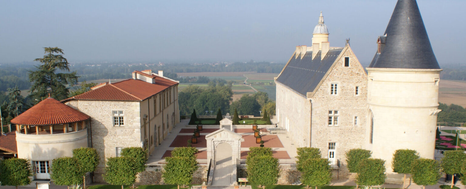 Vue panoramique-chateau-de-bouthéon