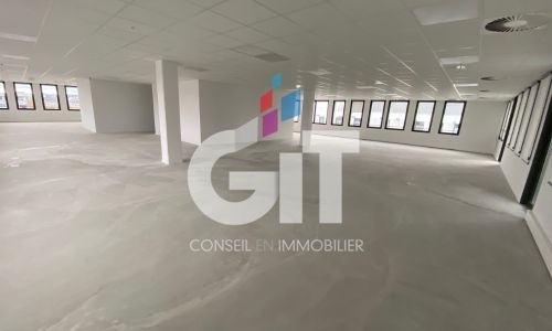 BUREAUX – 804m² – CHATEAUCREUX – Réf. 1999