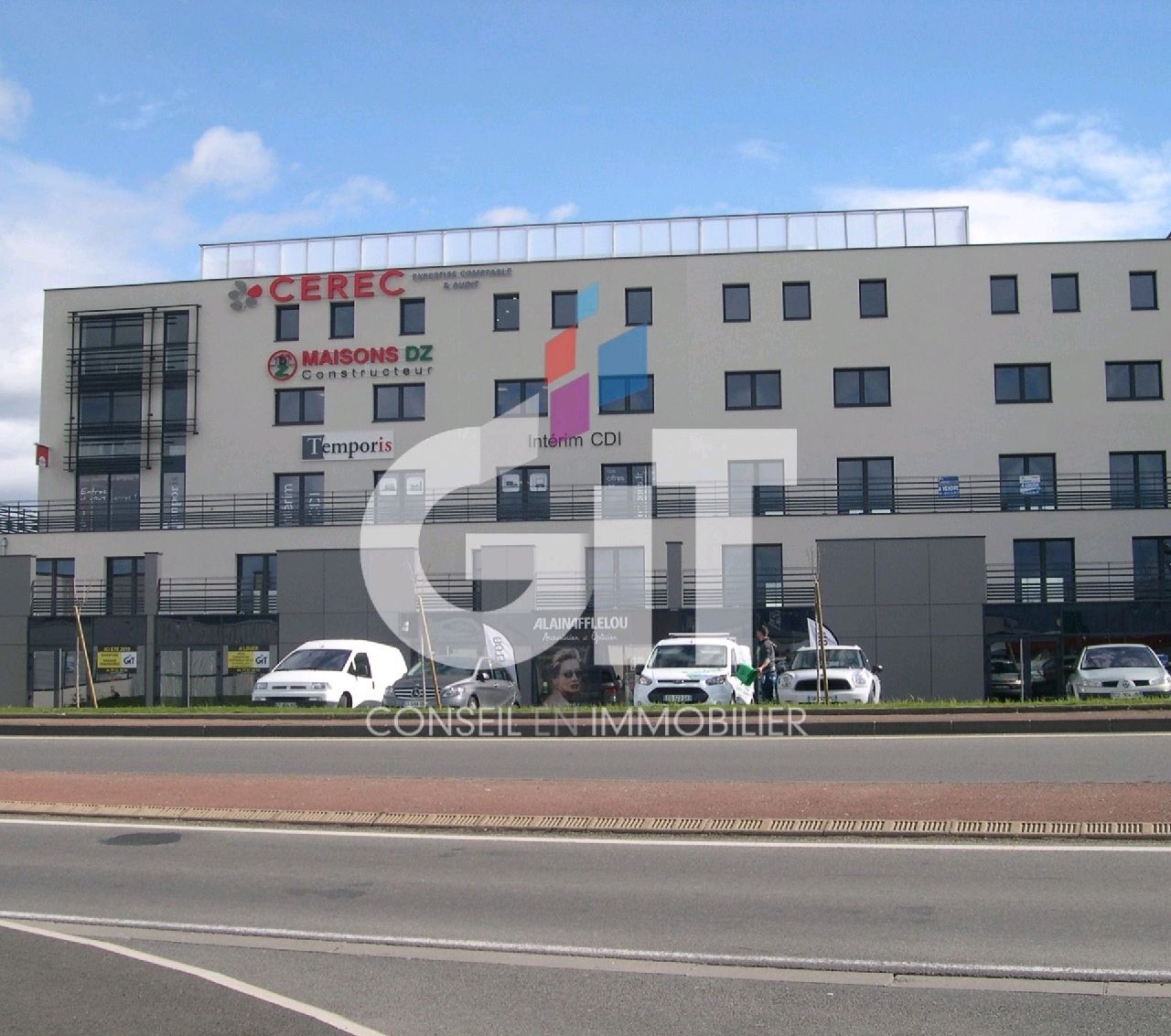 BUREAUX – 67m² – ANDREZIEUX BOUTHEON – Réf. 2018