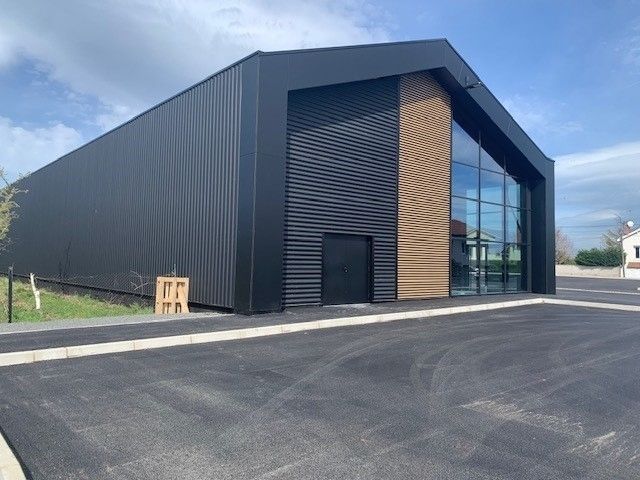 LOCAL COMMERCIAL – 225m² – Réf. 2106