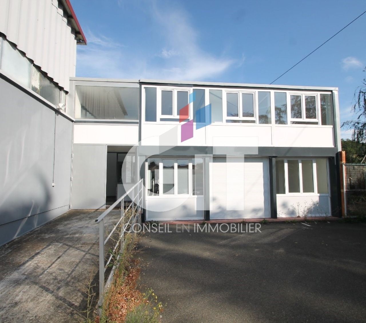 LOCAL D’ACTIVITE – 270m² – Réf. 2168