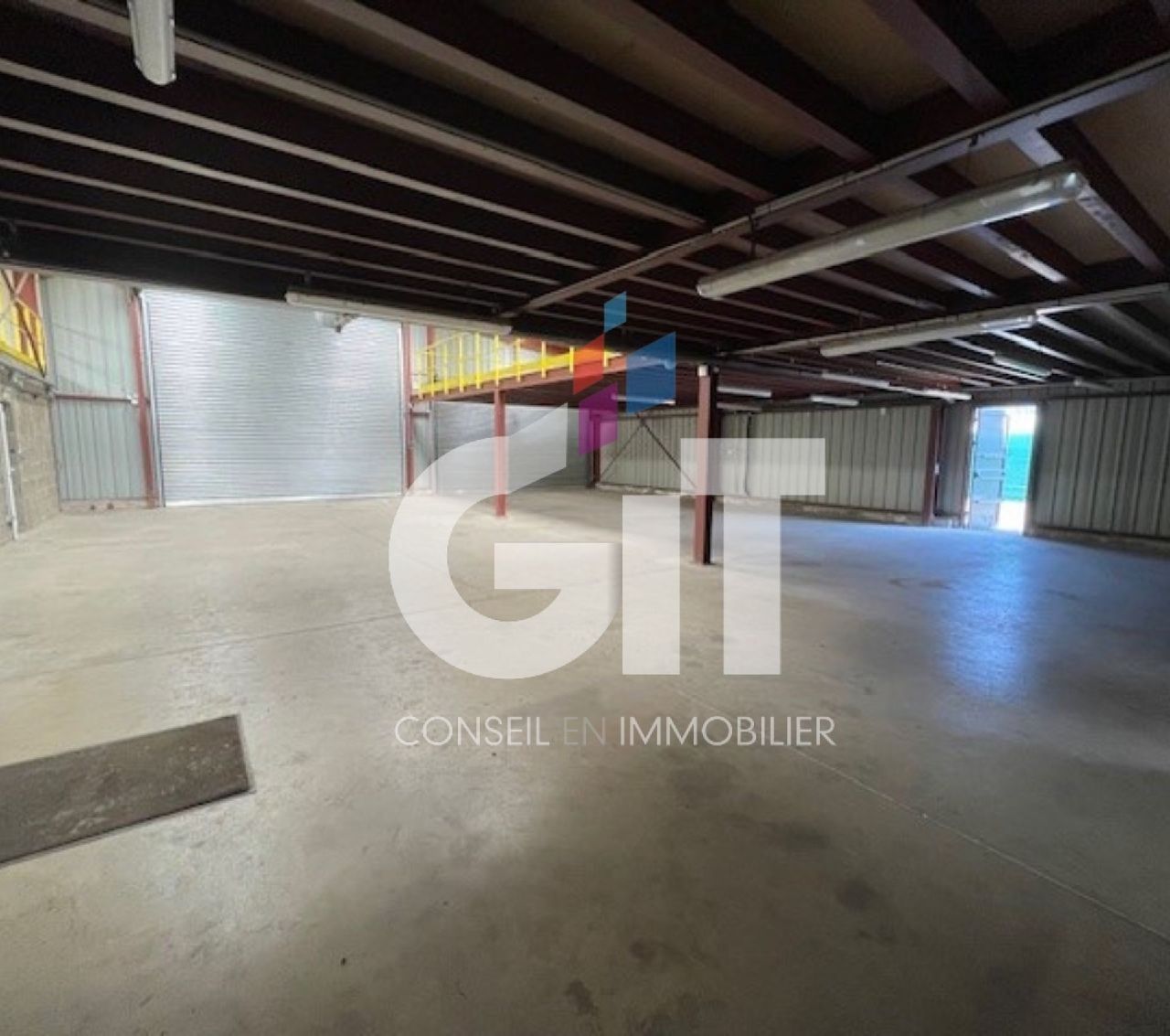 LOCAL D’ACTIVITE – 795m² – Réf. 2202