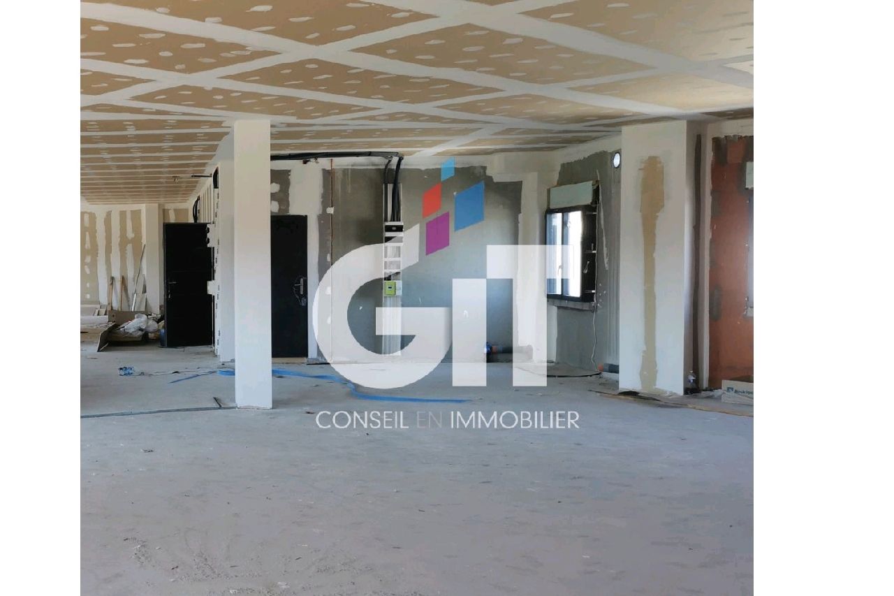 BUREAUX – 260m² – Réf. 2069