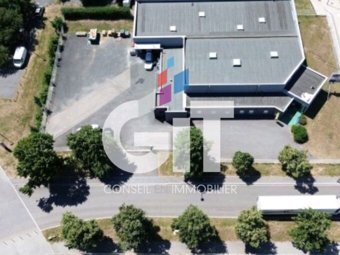 LOCAL D’ACTIVITE – 990m² – Réf. 2071