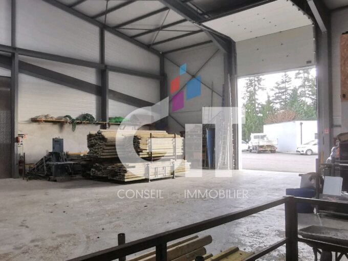 LOCAL D’ACTIVITE – 1475m² – Réf. 2088