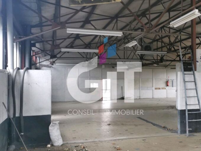 LOCAL D’ACTIVITE – 670m² – Réf. 2097