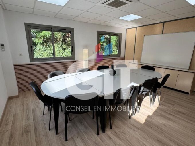 BUREAUX – 110m² – SAINT ETIENNE EST – Réf. 2105