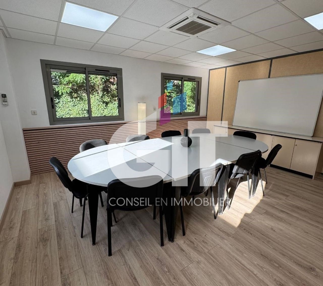 BUREAUX – 110m² – SAINT ETIENNE EST – Réf. 2105