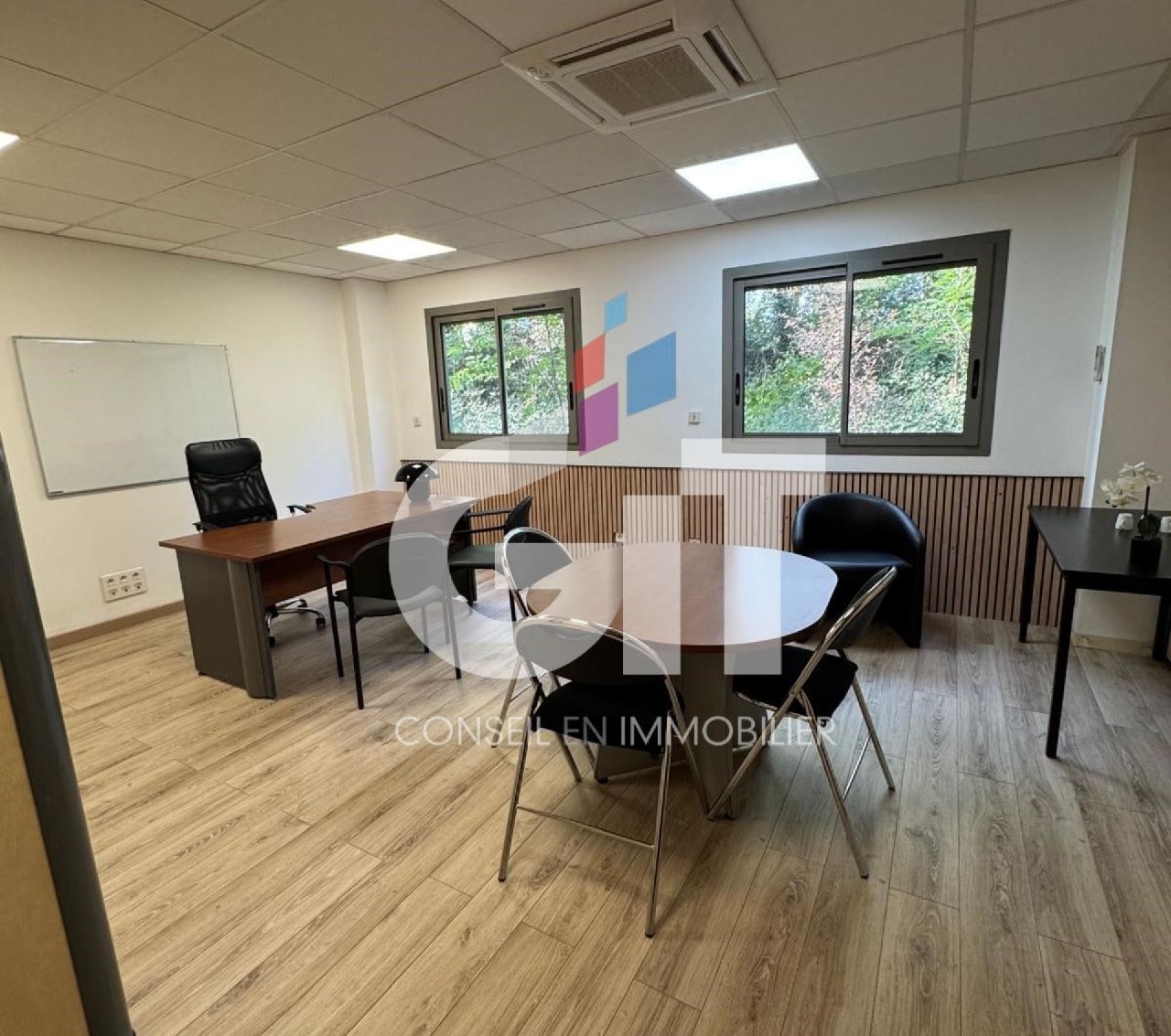 BUREAUX – 160m² – Réf. 2131