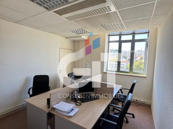 BUREAUX – 15m² – Réf. 2134