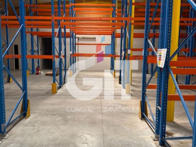 LOCAUX MIXTES – 935m² – Réf. 2147