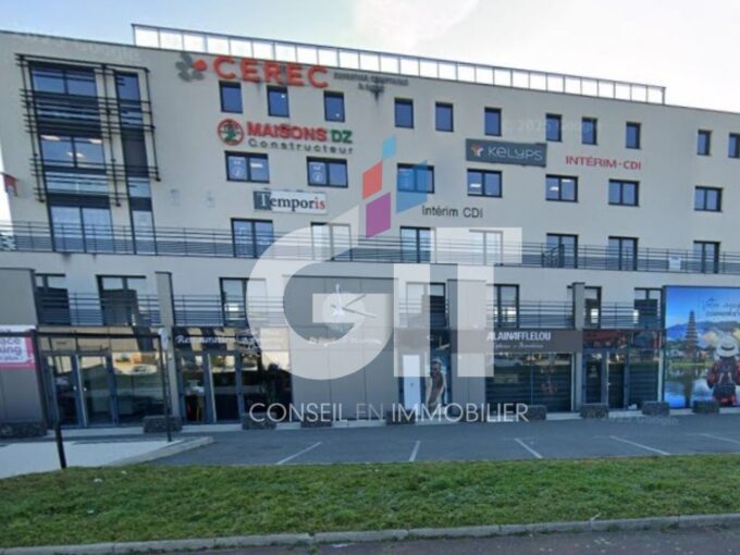 BUREAUX – 81m² – ANDREZIEUX BOUTHEON – Réf. 2150