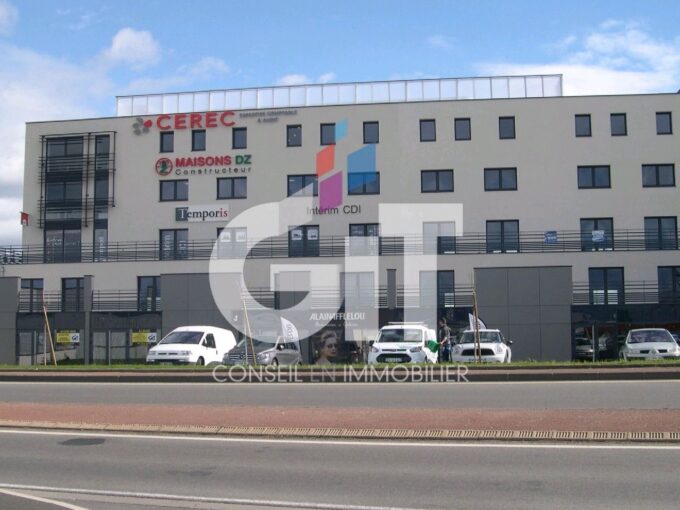 BUREAUX – 74m² – ANDREZIEUX BOUTHEON – Réf. 2156