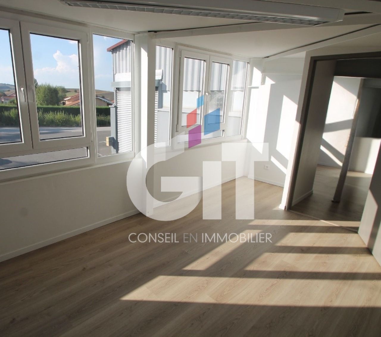 LOCAL D’ACTIVITE – 270m² – Réf. 2166