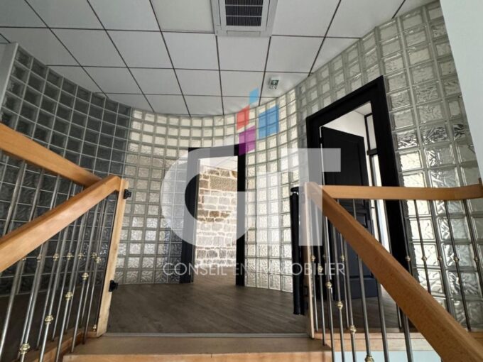 BUREAUX – 270m² – Réf. 2138