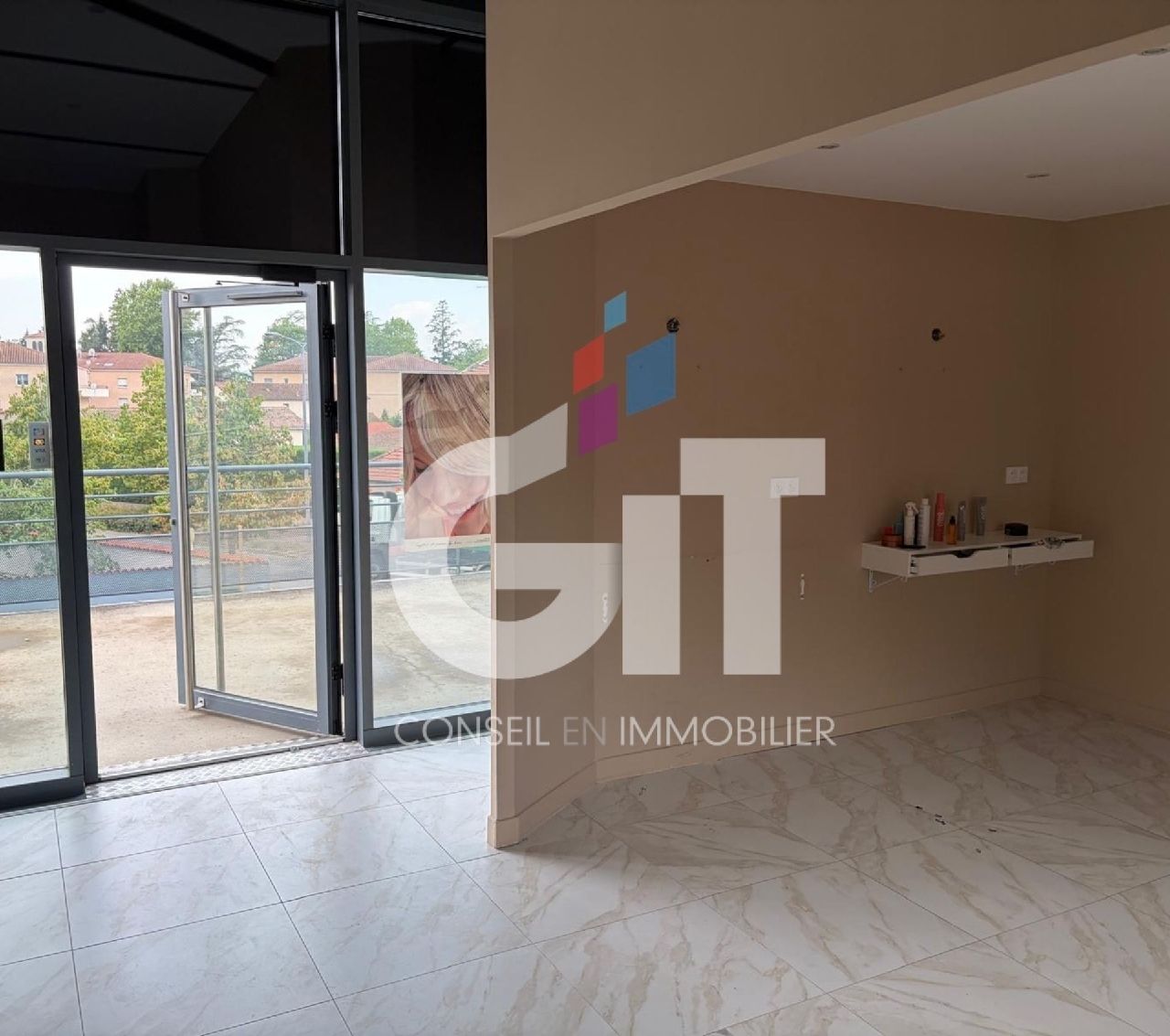 LOCAL COMMERCIAL – 25m² – Réf. 2204