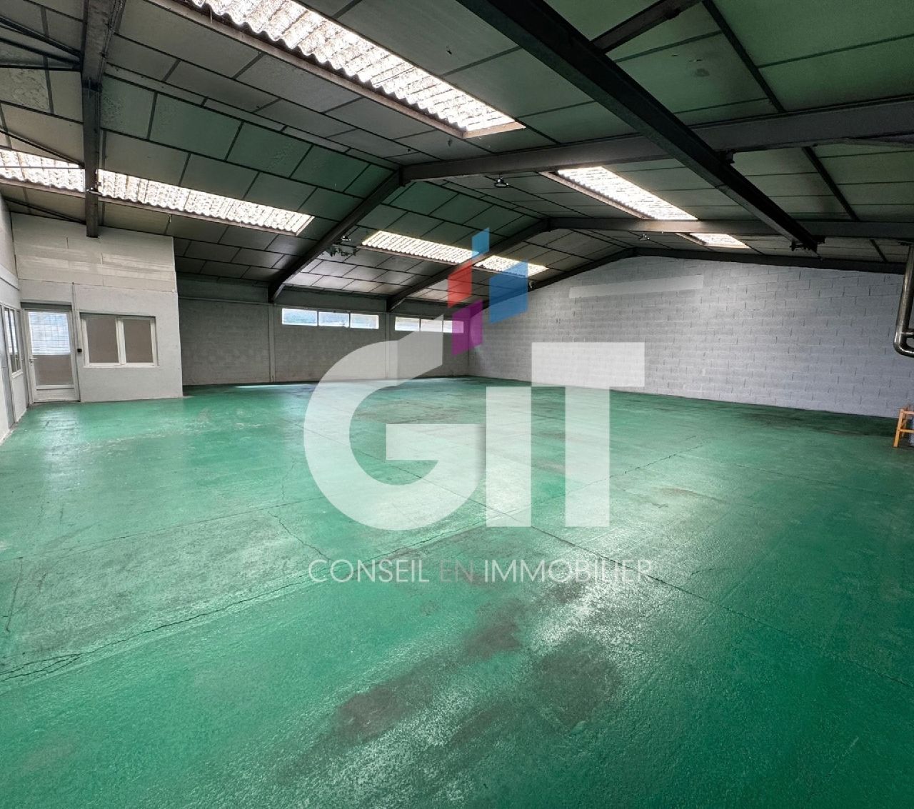 LOCAL D’ACTIVITE – 395m² – Réf. 2112